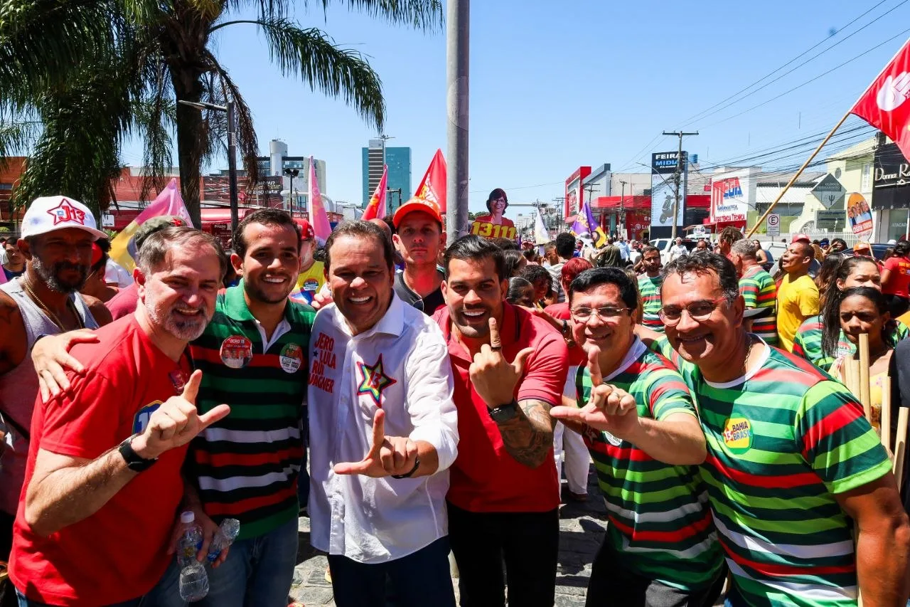 Foto do álbum 22.08 – Caminhada com o Time de Lula em Feira de Santana