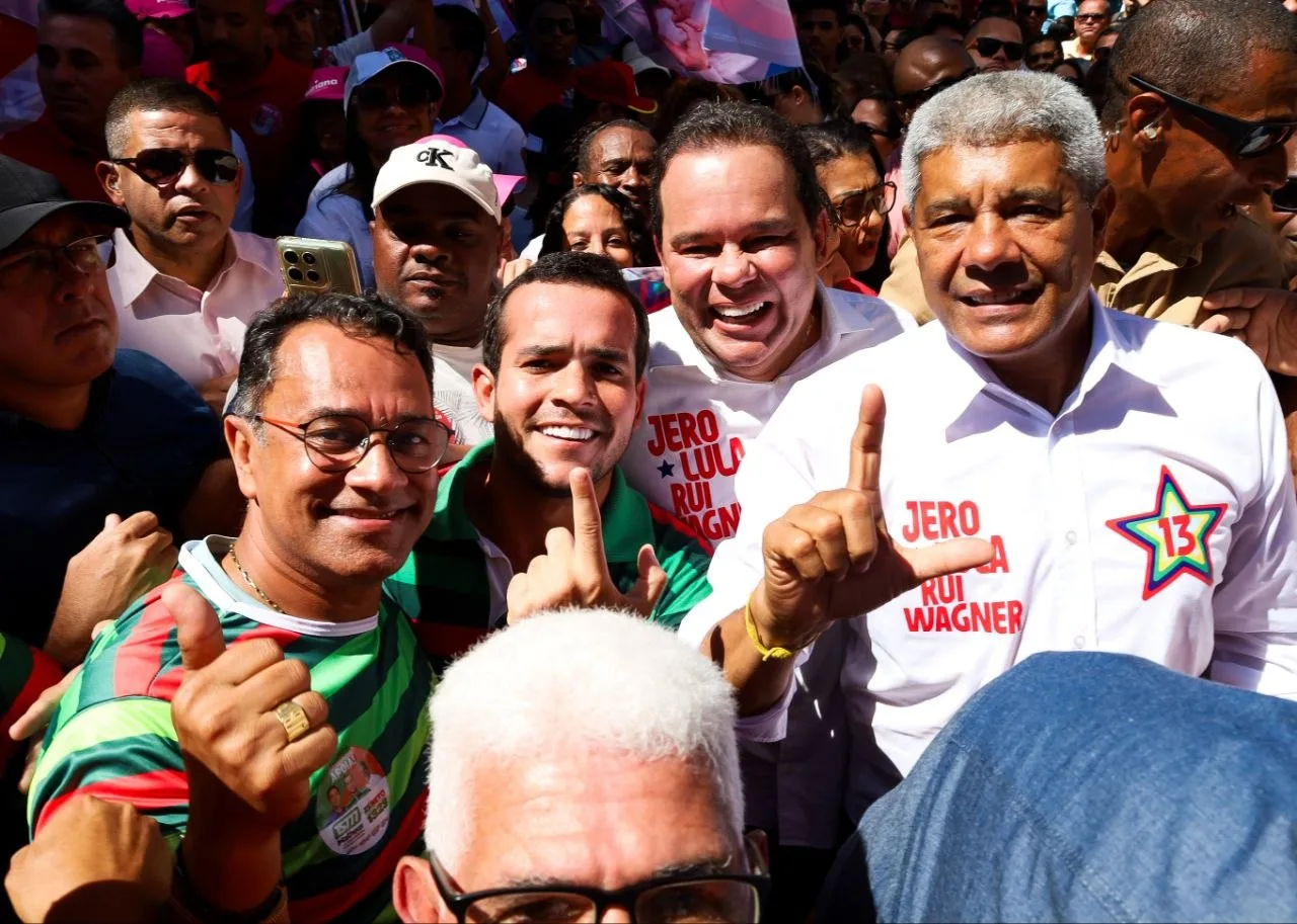 Foto do álbum 22.08 – Caminhada com o Time de Lula em Feira de Santana