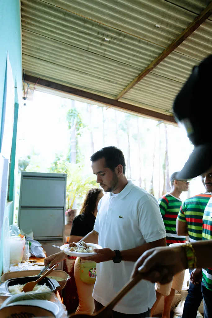 Foto do álbum 23.08 Grande Feijoada na Comunidade de Itacaranha