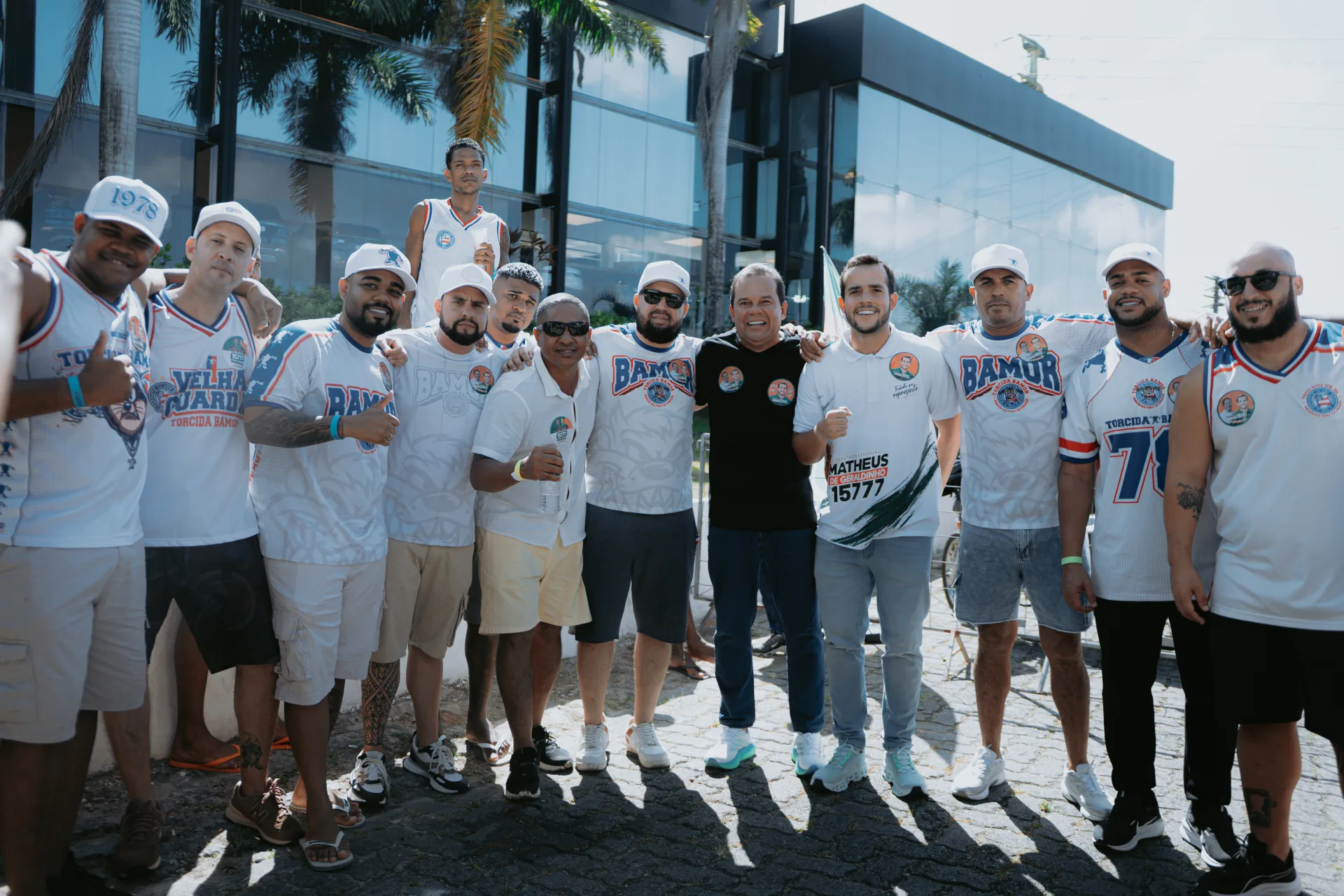 Matheus de Geraldinho participa de encontro entre amigos