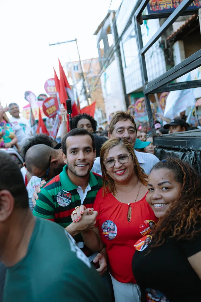 Matheus de Geraldinho participa de caminhada no Nordeste de Amaralina ao lado da chapa majoritária