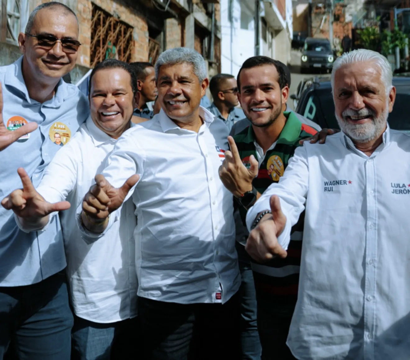 Deputado Matheus de Geraldinho visita obras de contenção de encostas na comunidade do Sertanejo, em Salvador