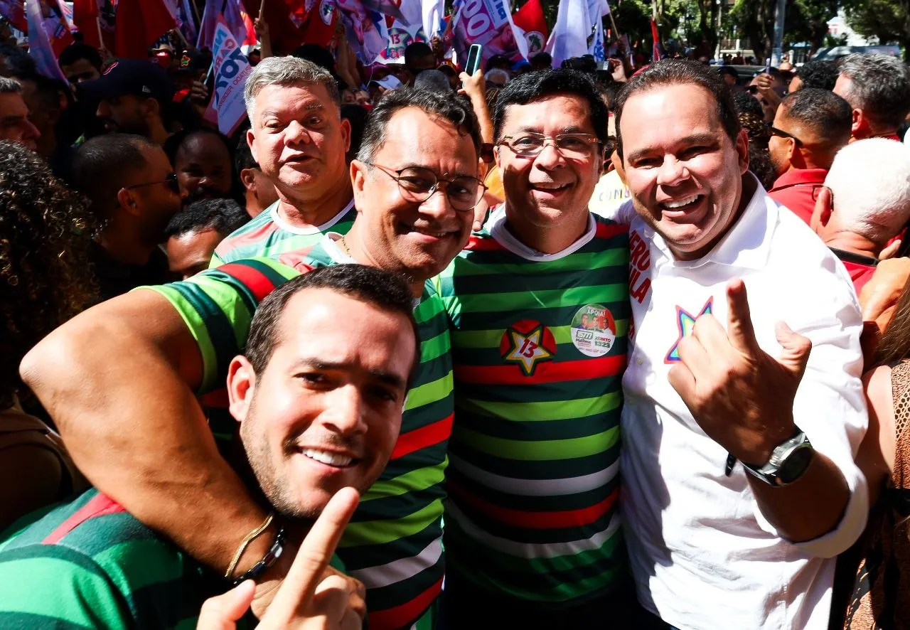 Foto do álbum 22.08 – Caminhada com o Time de Lula em Feira de Santana