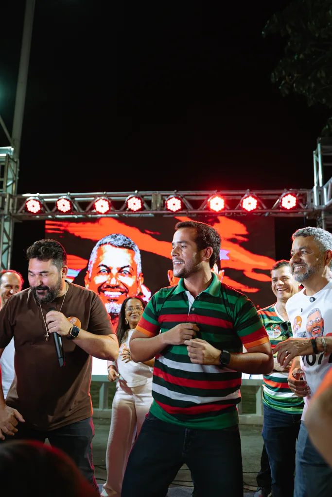 Foto do álbum 04.09 Inauguração do Comitê de Elmo Vaz